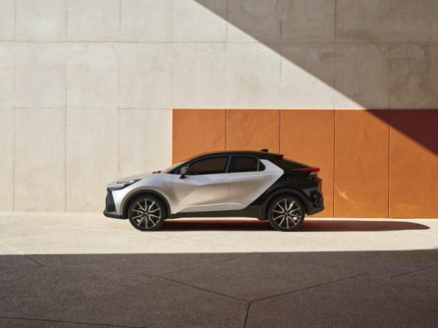 TOYOTA C-HR 2.0 PHEV Lounge Hero rif. 24050281 - Foto 3