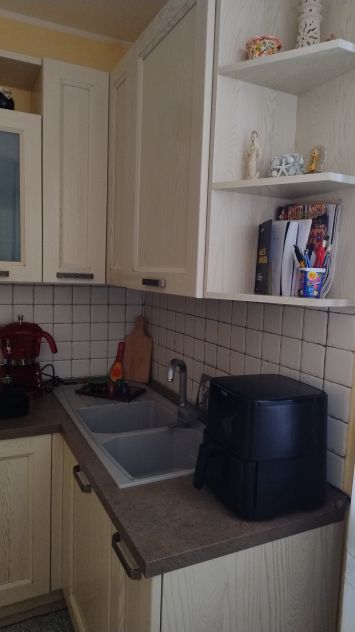 Cucina e tavolo con sedie - Foto 4