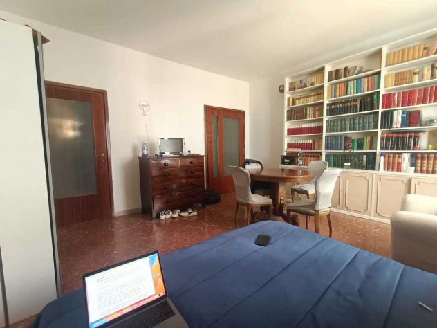 Stanza in appartamento in affitto a Roma
