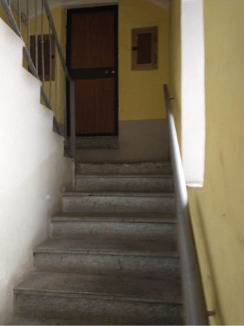 MONOLOCALE IN VIA SAN DONATO: euro 480 - Foto 2