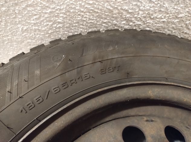 4 gomme invernali con cerchioni in ferro 185/65 r15 - Foto 3