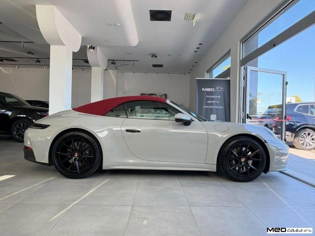 PORSCHE - 992