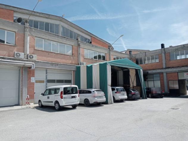 Immobile in asta di 2190 m² con più di 5 locali in vendita a Fermo