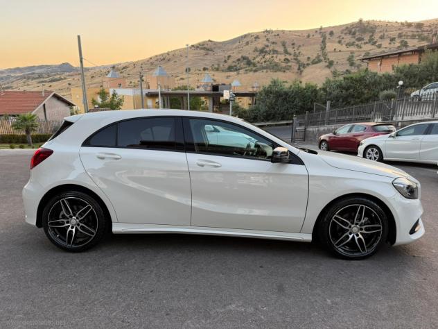 MERCEDES-BENZ A 200 d Automatic 4Matic Premium - Foto 4