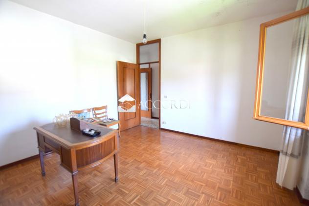 CASA INDIPENDENTE di 9 vani e di 298 mq (GIAVERA DEL MONTELLO) rif. PCS79A - Foto 8