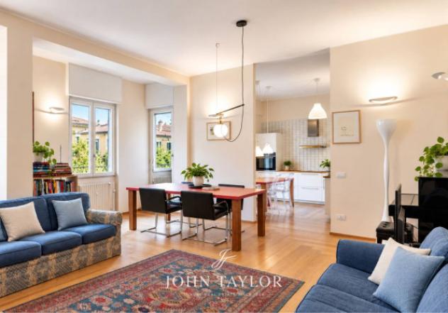Appartamento di 170 m² con 5 locali in vendita a Milano