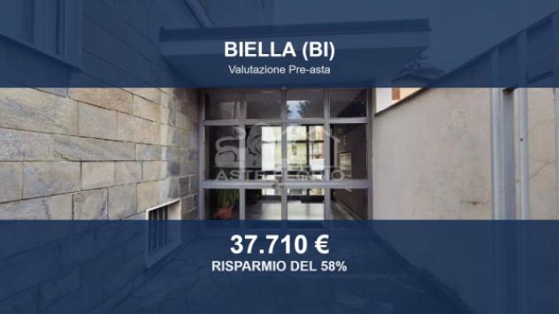 Immobile in asta di 140 m² con più di 5 locali e box auto in vendita a Biella