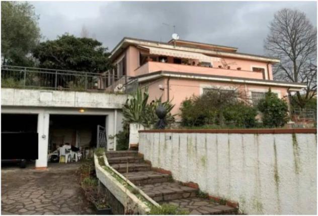 Immobile in asta di 351 m² con più di 5 locali e box auto doppio in vendita a La Spezia - Foto 2