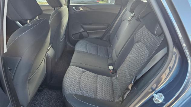KIA CEED SW 1.6 CRDI 115 CV 2019 ECO BUSINESS CLASS DCT SW (AUTOCARRO) BLUE MET 8.900,00 - Foto 4
