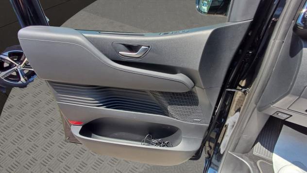 Hyundai Staria 2.2 AT 4WD 7 posti Luxury PROMO FINANZIAMENTO MENO 1000 € - Foto 7