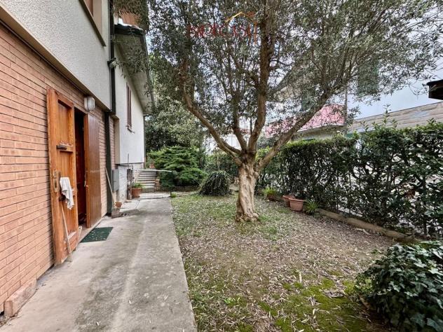 Casa indipendente con taverna, garage e giardino su quattro lati - Foto 19