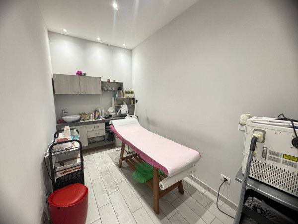 BUFALOTTA - POSTAZIONE PER NUTRIZIONISTA, MASSAGGIATRICE, ESTETISTA - Foto 8