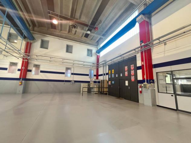 Immobile di 2000 m² con 1 locale in affitto a Lumezzane - Foto 9