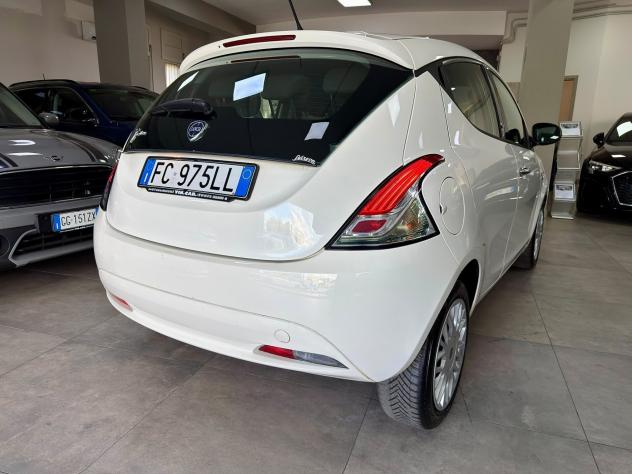 Lancia Ypsilon 1.2 69cv GPL Silver 2016 - Foto 7