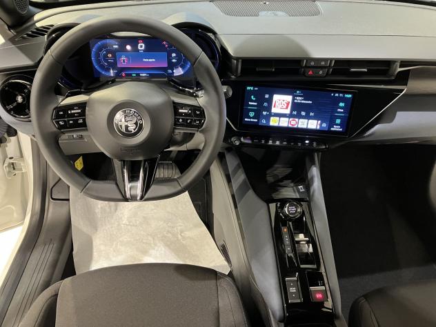 Alfa Romeo Junior Ibrida 1.2 136CV Hybrid eDCT6 ibrida - Foto 7
