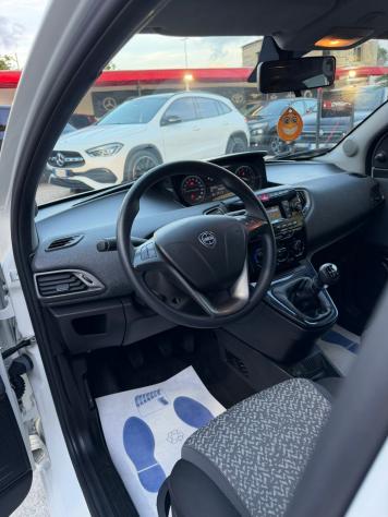 Lancia Ypsilon 1.2 69 CV 5 porte S&S Platinum PROMO SETTIMANALE - Foto 6