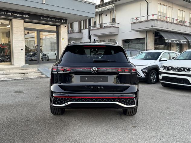 Volkswagen Tiguan Tiguan 2.0 TDI 150 CV DSG R-Line Plus - Foto 6