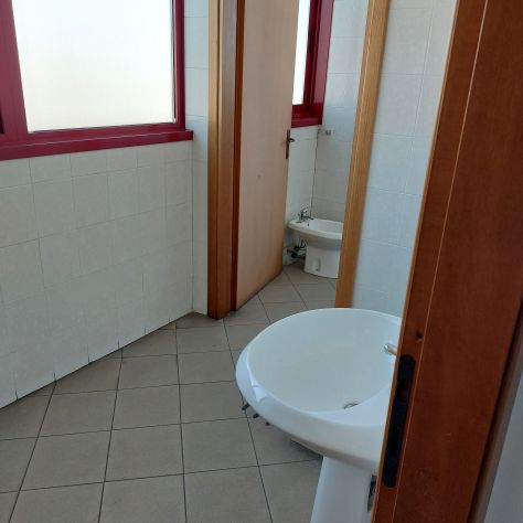 AFFITTASI CAPANNONE INDUSTRIALE DI PREGIO - ZONA STRATEGICA - Foto 5