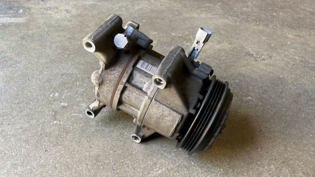 Compressore climatizzatore Toyota Yaris 1.3 benzina del 2013 (447260-4201) - Foto 3