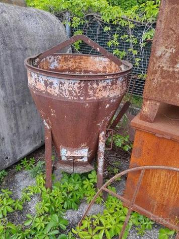 Benna Per Cemento In Ferro Da Gru