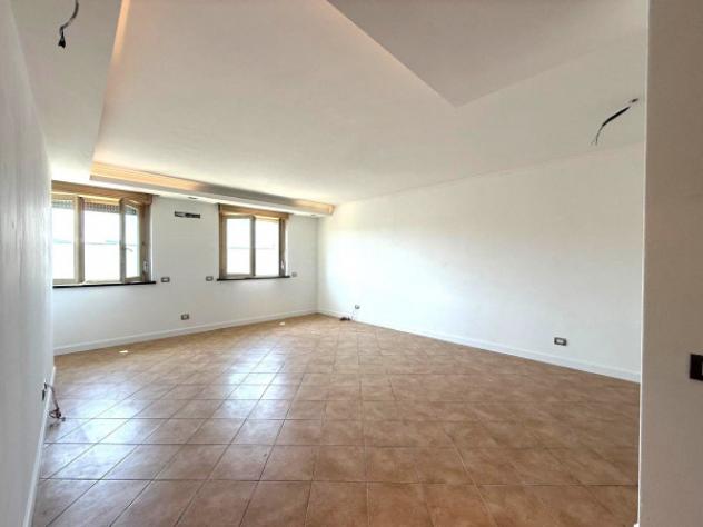 Appartamento di 141 m² con 4 locali e box auto in vendita a Bergamo