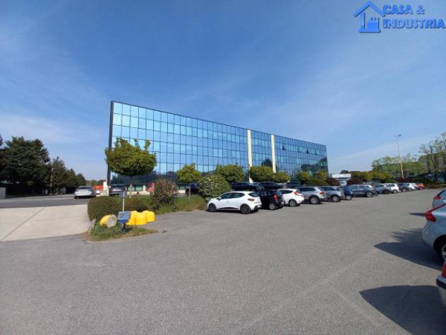 Immobile di 455 m² con più di 5 locali in affitto a Limbiate - Foto 18