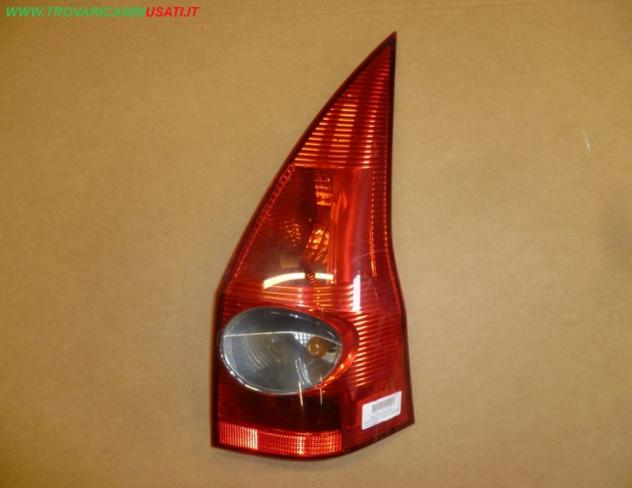 FANALE POST.D. RENAULT MEGANE (K84) Grandtour  Parti elettriche  Fanaleria  Fanali  Fanale post. sx. RENAULT - MEGANE Grandtour - 01-10-2003 - 01-01-2