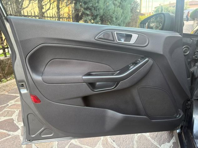 Ford Fiesta 1.5 TDCi 95CV 5 porte ST-Line - Foto 9