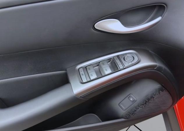 BYD DOLPHIN G DM-i 1.5 phev Active 175cv rif. 23987724 - Foto 7