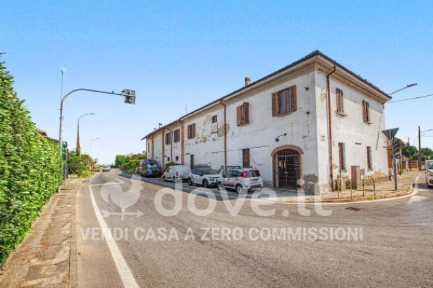 Villa di 500 m² con più di 5 locali in vendita a Besate