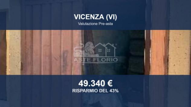 Immobile in asta di 93 m², box auto in vendita a Vicenza