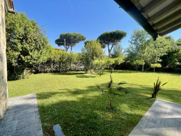 VILLA di 10 vani e di 400 mq (PIETRASANTA - Marina) rif. VILLA PINETA - Foto 12