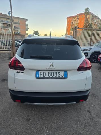 Peugeot 2008 BlueHDi 100 Allure - Foto 10