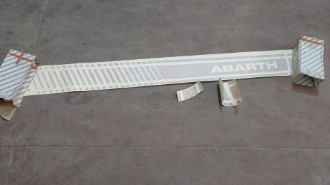 Adesivo destro Punto Abarth FIAT 71769144 ORIGINALE - Foto 2
