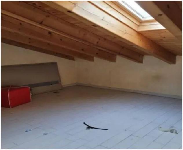 Immobile in asta di 419 m², box auto doppio in vendita a Bregnano - Foto 9