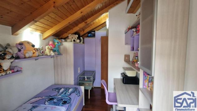Porzione di villa bifamiliare completamente ristrutturata su più livelli - Foto 17