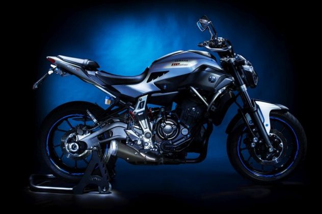 Yamaha Mt07 Tracer componenti Lightech leve tamponi frecce portatarga pedana