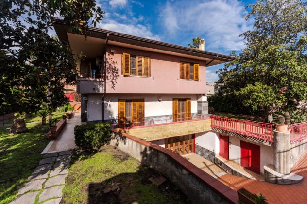 casa indipendente in vendita a San Giovanni la Punta