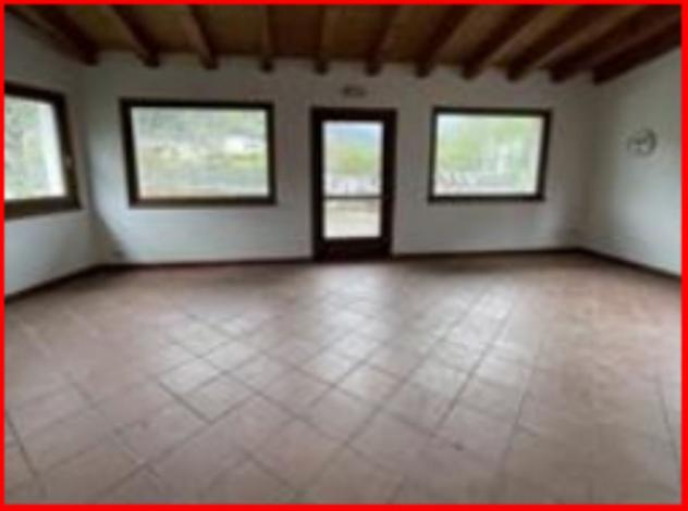 Immobile in asta di 784 m² con più di 5 locali in vendita a Lusevera - Foto 6