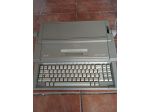 Macchina da scrivere elettrica Olivetti Lettera E504