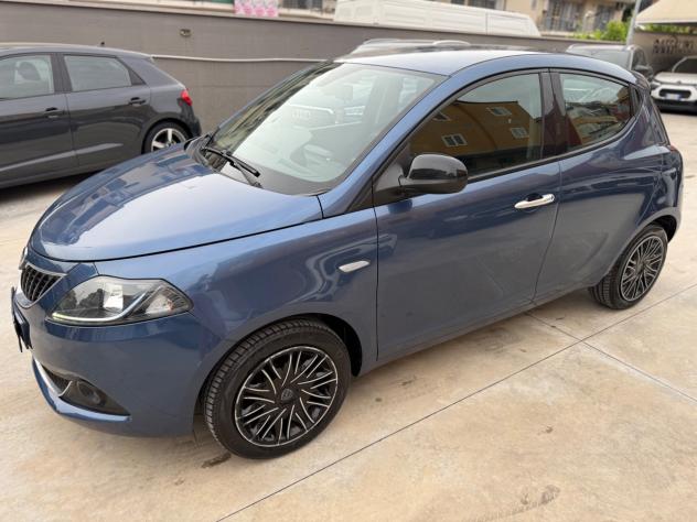 Lancia Ypsilon 1.0 FireFly 5 porte S&S Hybrid Alberta Ferretti - Foto 2