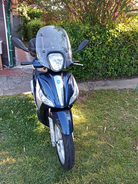Vendesi Scooter Piaggio MADLEY 150 ABS