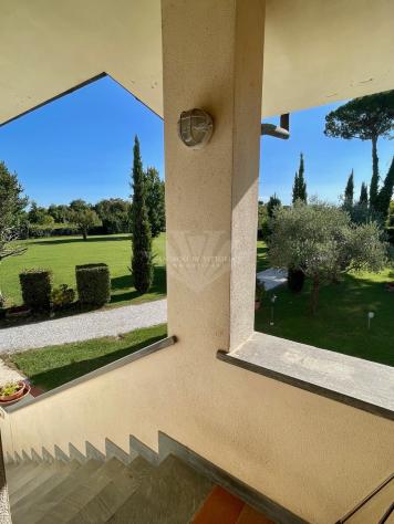CASALE di 8 vani e di 235 mq (PIETRASANTA - Fiumetto) rif. 190 - Foto 5