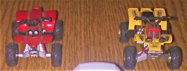 QUAD YAMAHA E QUAD HONDA : scala 1/43; ottimi, perfetti, NUOVI.