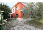 Villa in vendita a San Quirico di Moriano - Lucca 220 mq  Rif: 949905