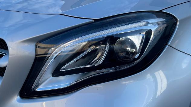 MERCEDES-BENZ GLA 180 1.6 PREMIUM 122CV - FULL LED, PELLE, TETTO - Foto 5