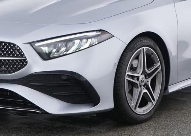Mercedes-Benz Classe A A 180 Premium AMG LED NAVI - Foto 3
