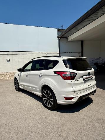 Ford Kuga 1.5 TDCI 120 CV S&S 2WD ST-Line - Foto 5