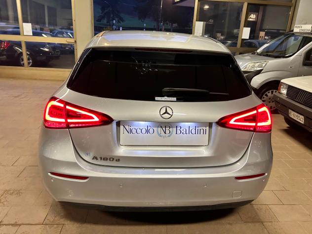 MERCEDES Classe A (W177) A 180 d Automatic Business Extra - Foto 2