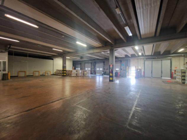 Immobile di 6500 m² con più di 5 locali in affitto a Inveruno - Foto 5